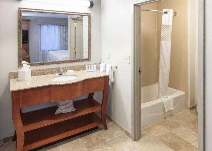 hampton inn and suites cedar rapids north