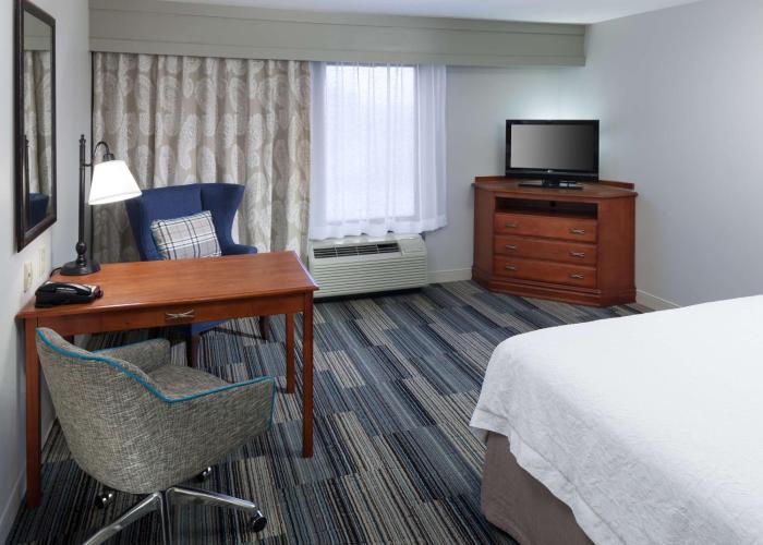 hampton inn and suites cedar rapids north