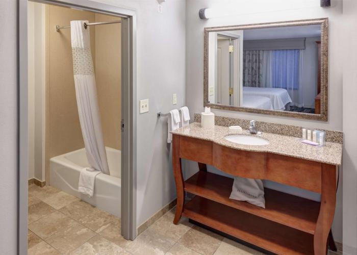 hampton inn and suites cedar rapids north