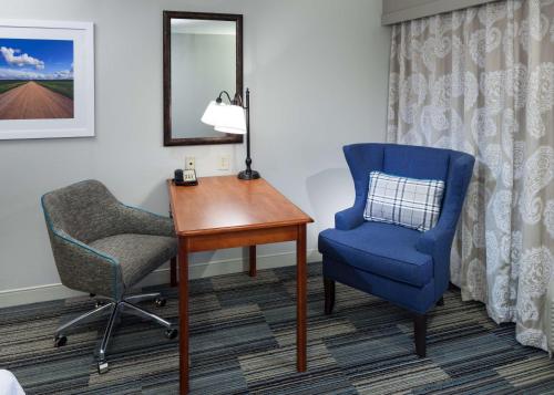 hampton inn and suites cedar rapids north