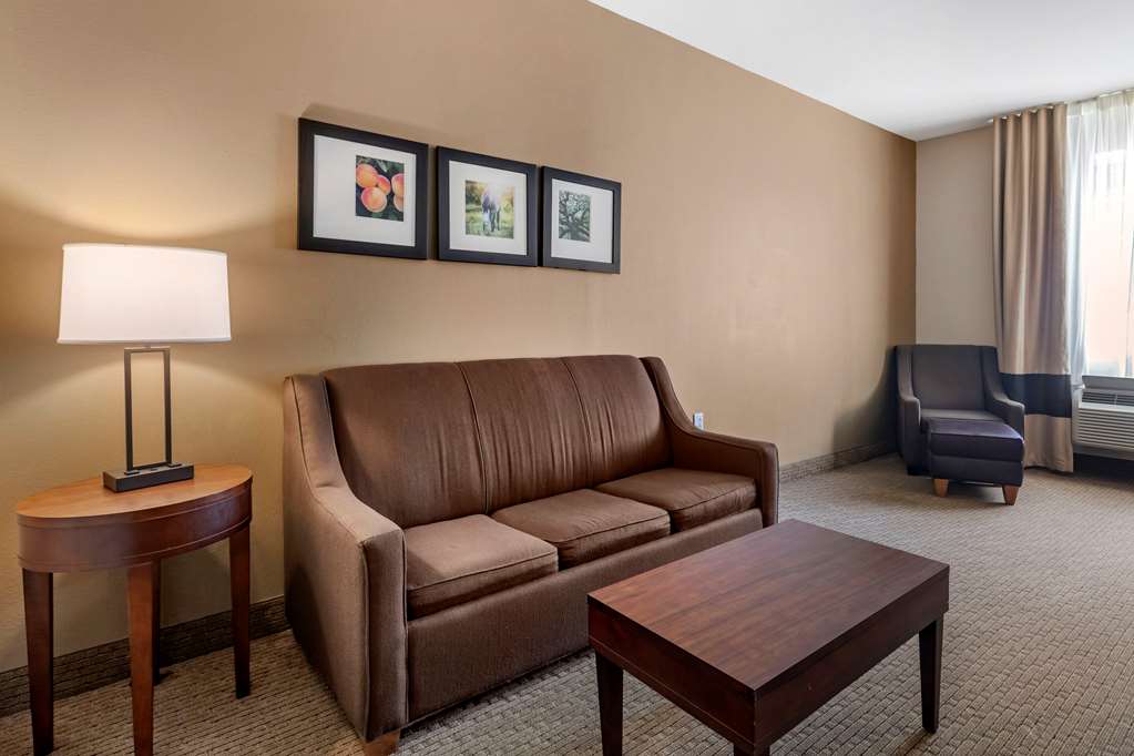 comfort inn and suites
