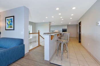 holiday inn express and suites petoskey by ihg