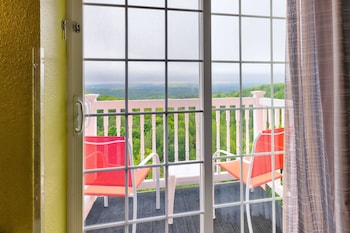 holiday inn express and suites petoskey by ihg