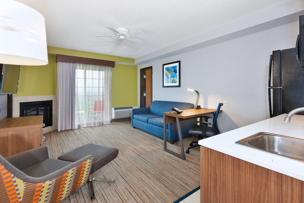 holiday inn express and suites petoskey by ihg