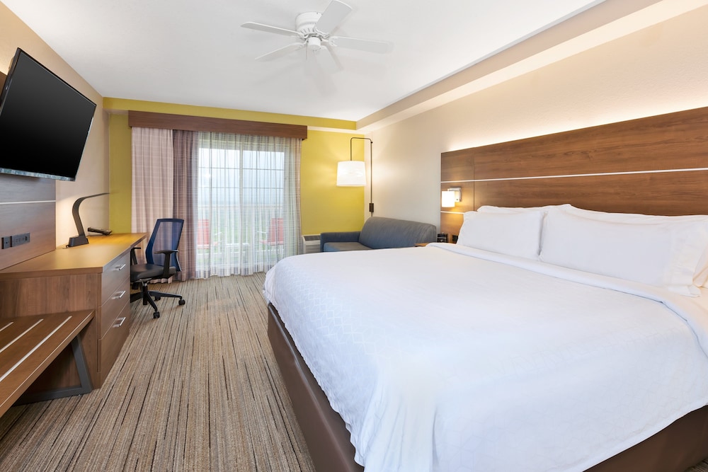 holiday inn express and suites petoskey by ihg