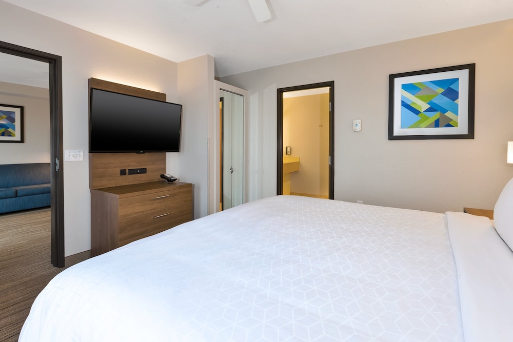 holiday inn express and suites petoskey by ihg