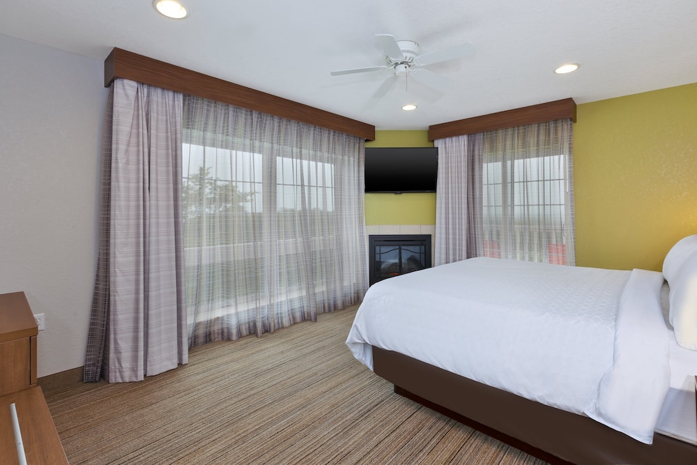 holiday inn express and suites petoskey by ihg