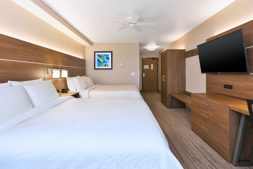 holiday inn express and suites petoskey by ihg