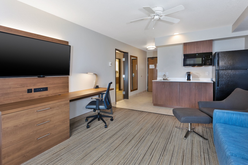 holiday inn express and suites petoskey by ihg