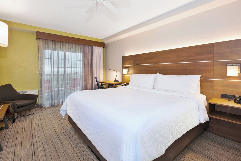 holiday inn express and suites petoskey by ihg