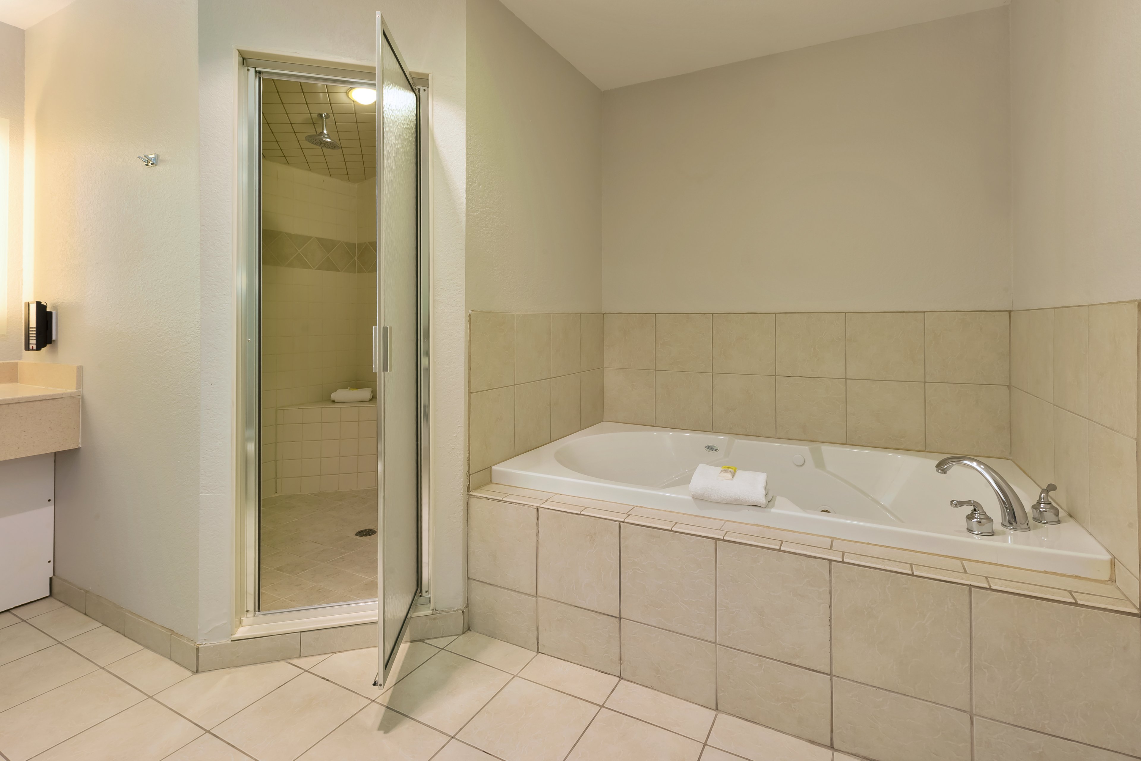 holiday inn express and suites petoskey by ihg