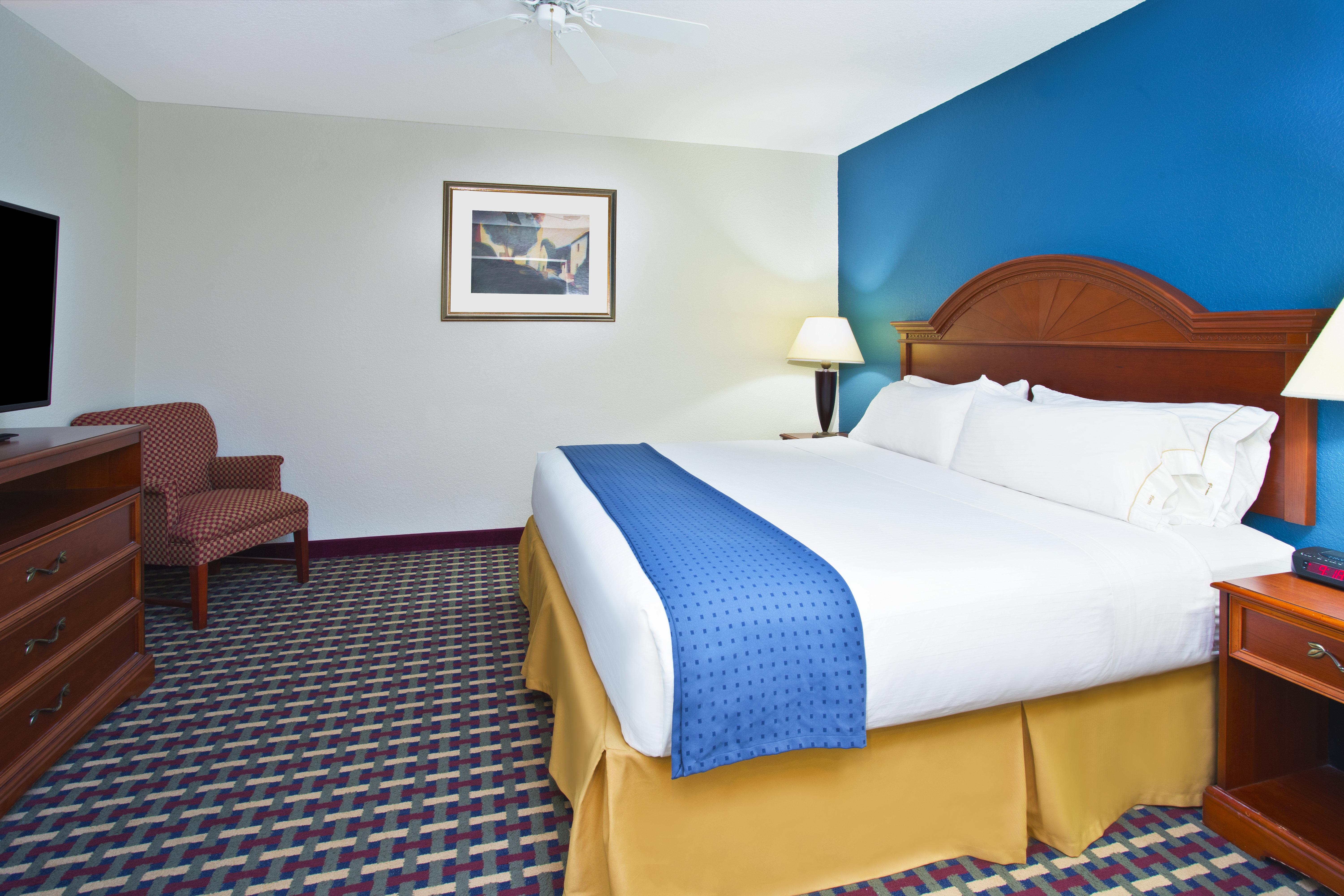 holiday inn express and suites petoskey by ihg