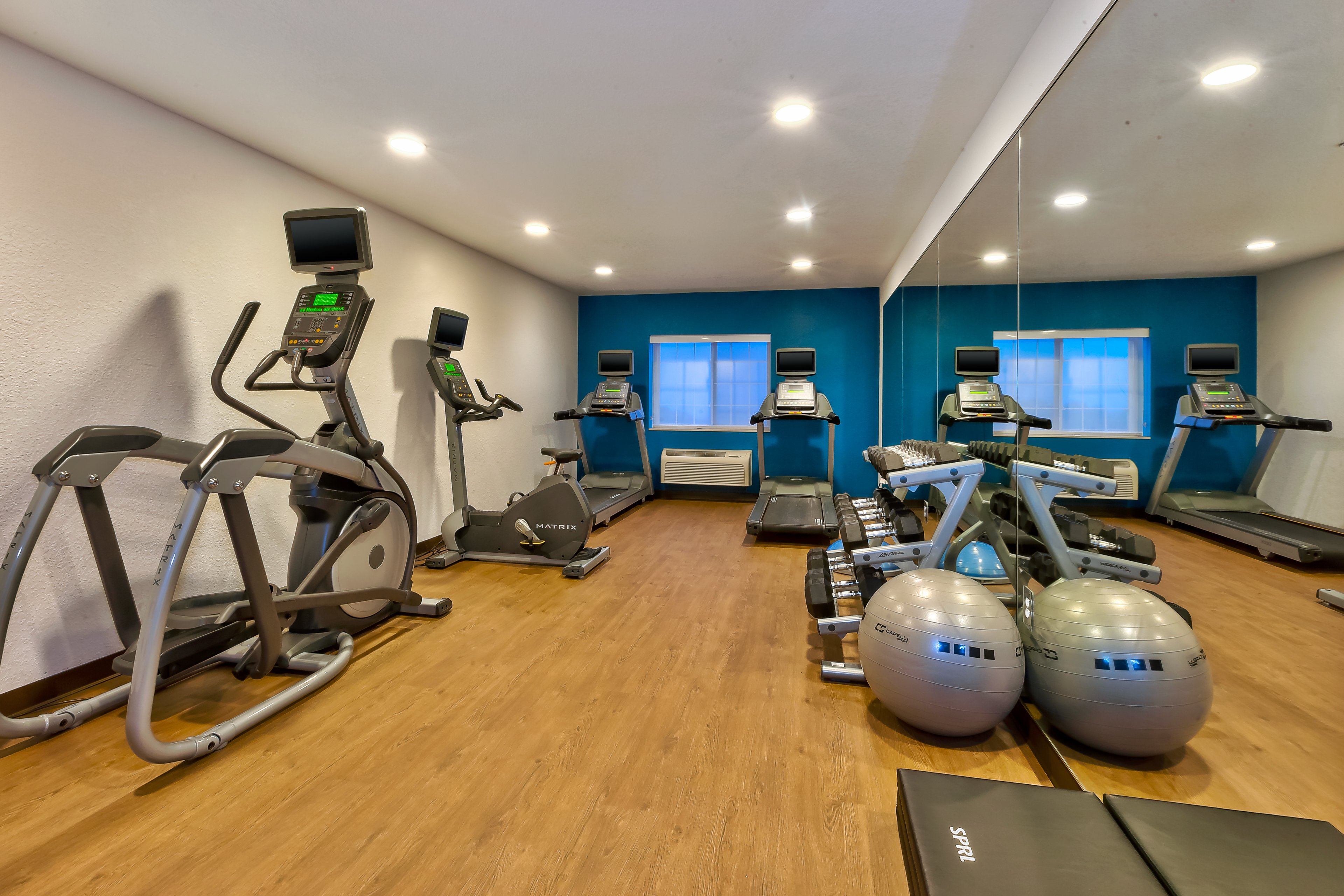 holiday inn express and suites petoskey by ihg