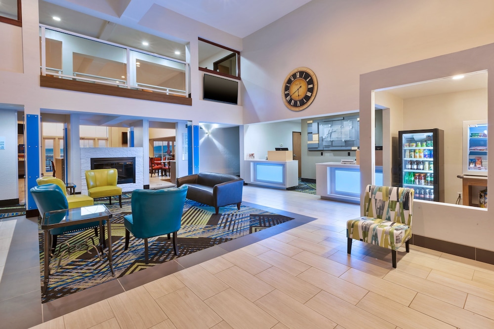 holiday inn express and suites petoskey by ihg