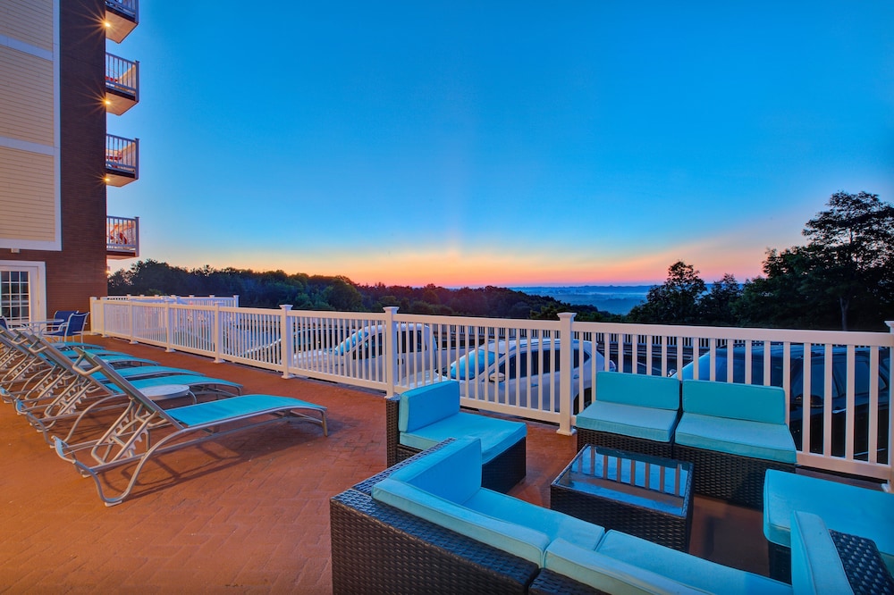 holiday inn express and suites petoskey by ihg
