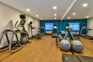 holiday inn express and suites petoskey by ihg