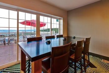 holiday inn express and suites petoskey by ihg