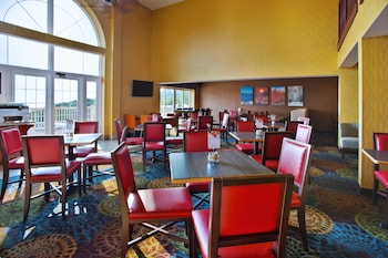 holiday inn express and suites petoskey by ihg