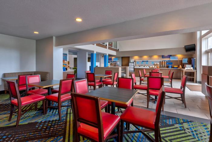holiday inn express and suites petoskey by ihg