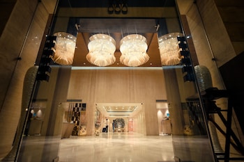 monotel luxury business hotel