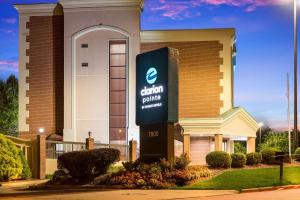 clarion pointe greensboro airport