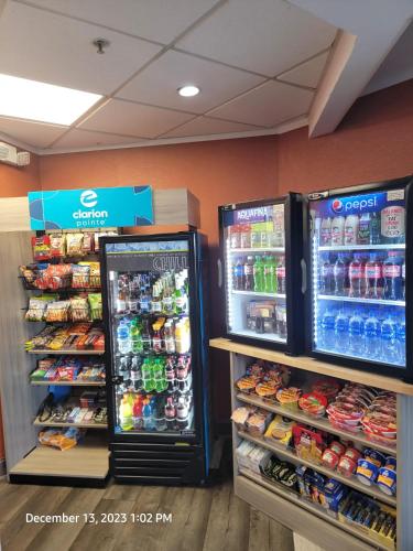clarion pointe greensboro airport