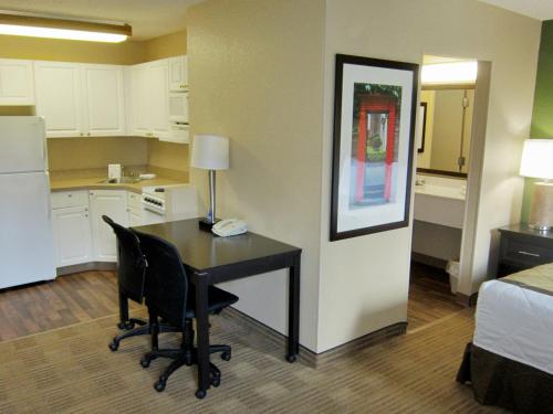 extended stay america suites greensboro airport