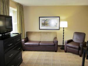 extended stay america suites greensboro airport