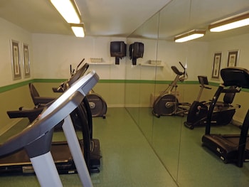 extended stay america suites greensboro airport