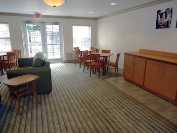 extended stay america suites greensboro airport