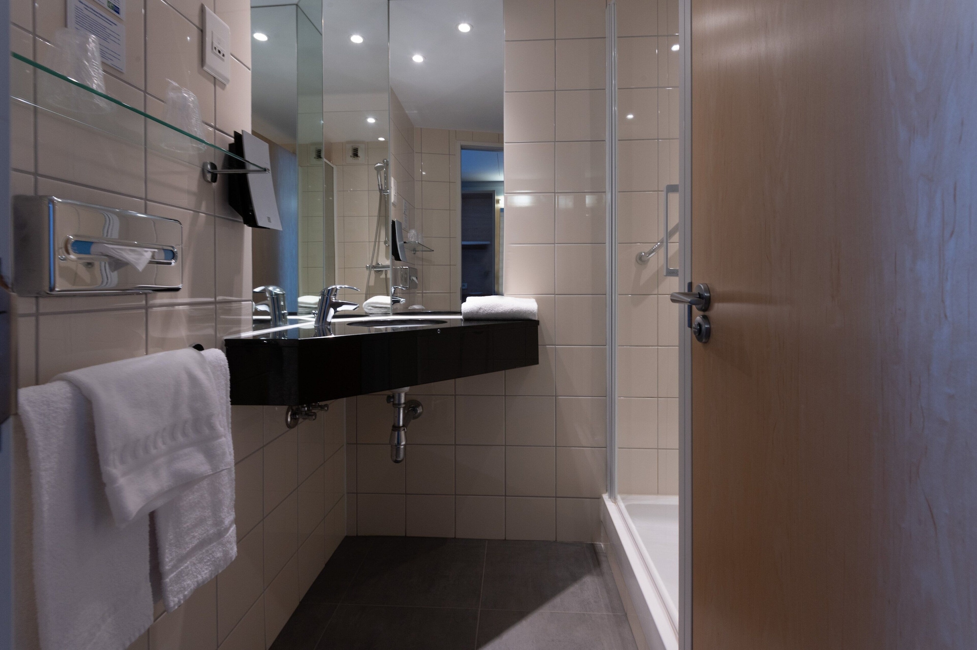 holiday inn express saint nazaire by ihg