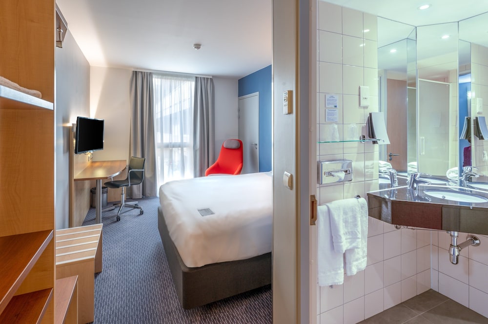 holiday inn express saint nazaire by ihg