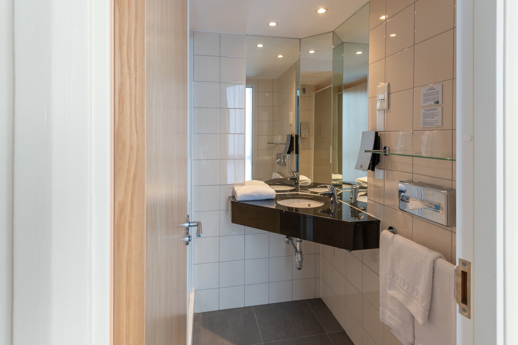 holiday inn express saint nazaire by ihg