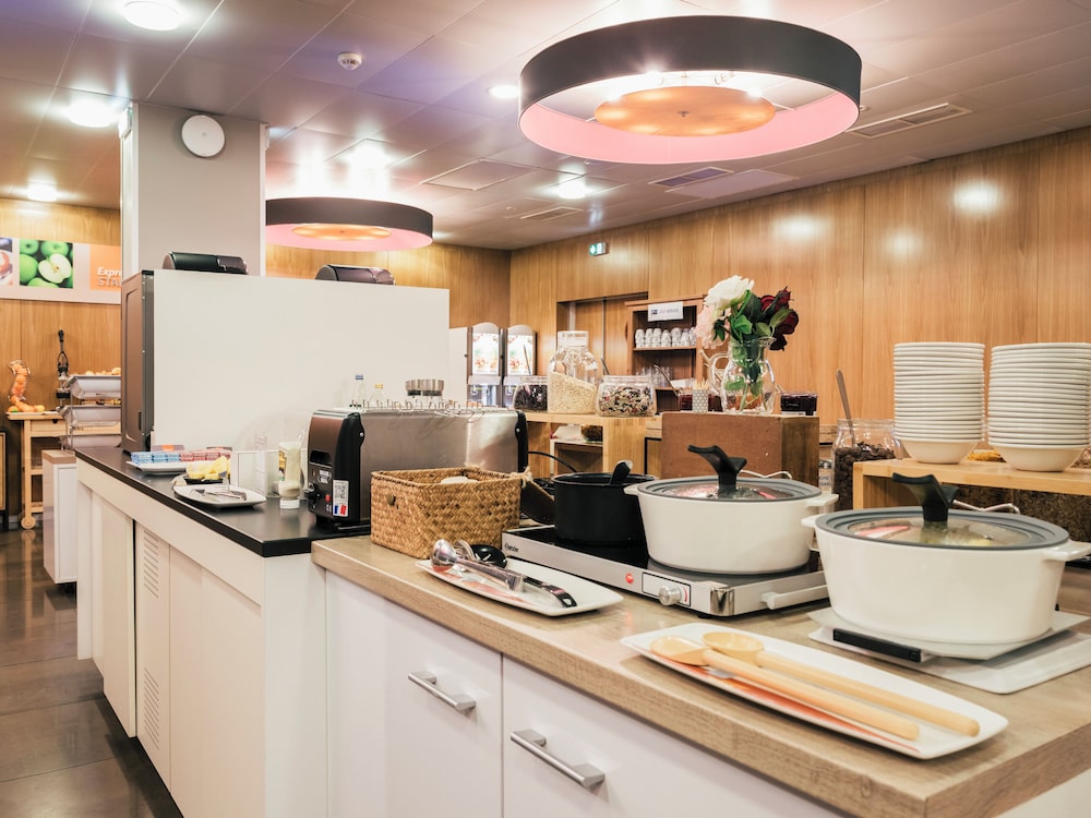 holiday inn express saint nazaire by ihg