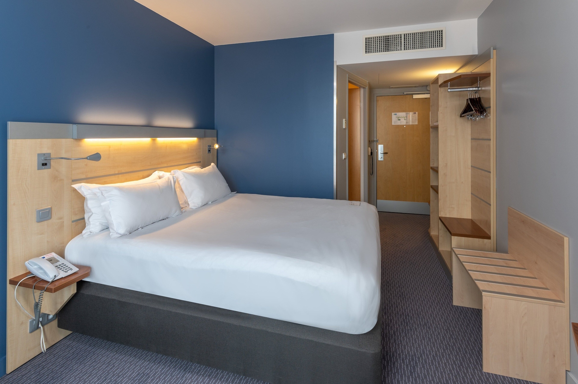holiday inn express saint nazaire by ihg