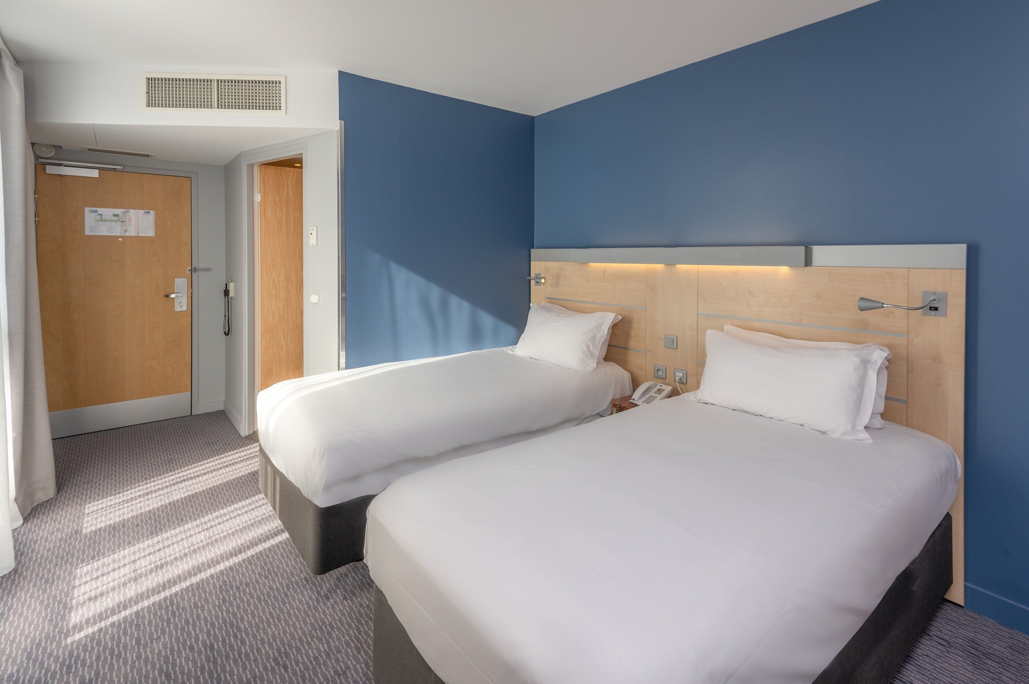 holiday inn express saint nazaire by ihg