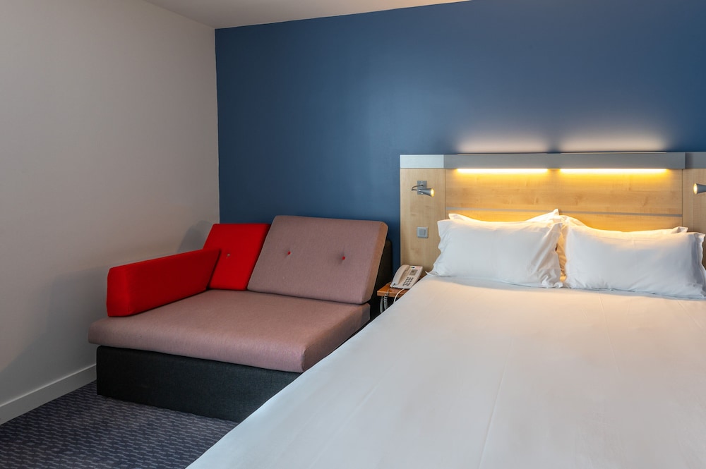 holiday inn express saint nazaire by ihg