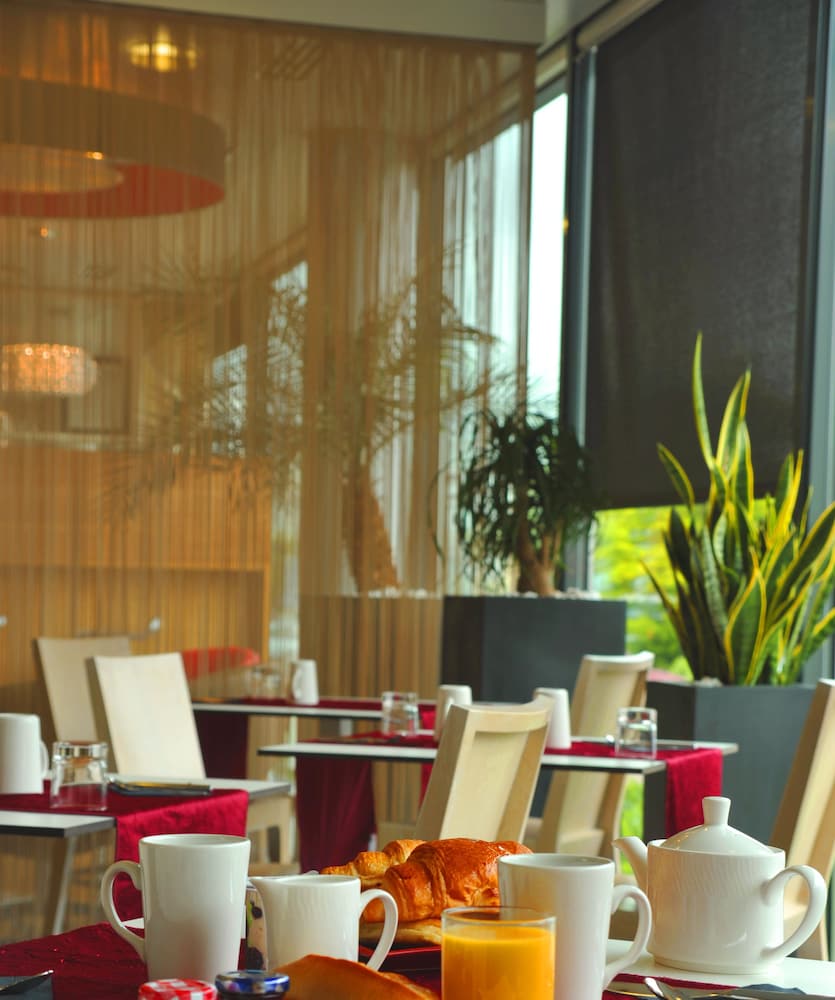 holiday inn express saint nazaire by ihg