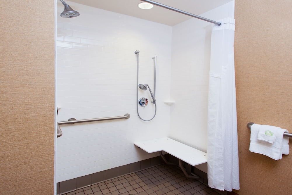 holiday inn express hotel and suites jackson ne by ihg