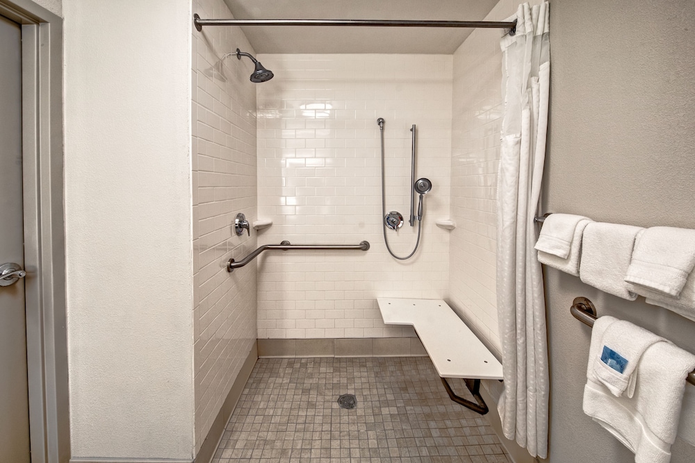 holiday inn express hotel and suites jackson ne by ihg