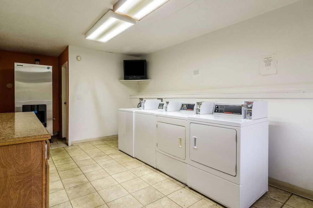 motel 6 warren mi detroit east