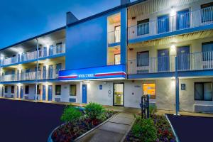 motel 6 warren mi detroit east