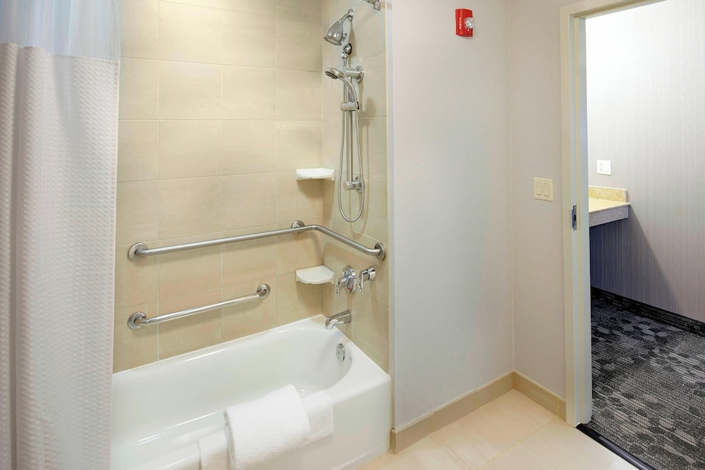 Courtyard By Marriott Pittsburgh Greensburg,Hempfield Township>>Greensburg,3 star
