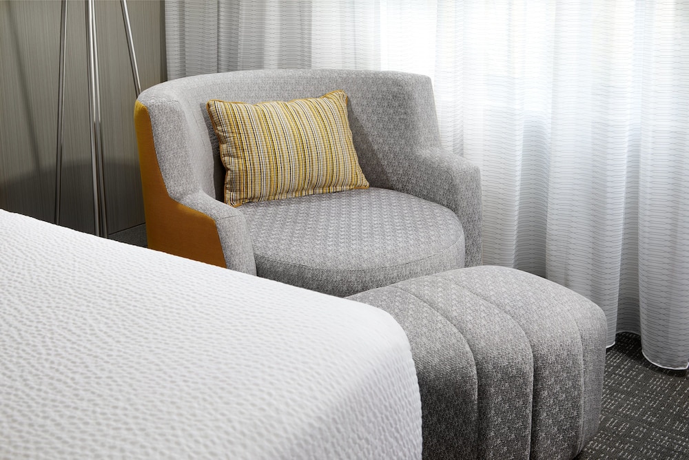Courtyard By Marriott Pittsburgh Greensburg,Hempfield Township>>Greensburg,3 star