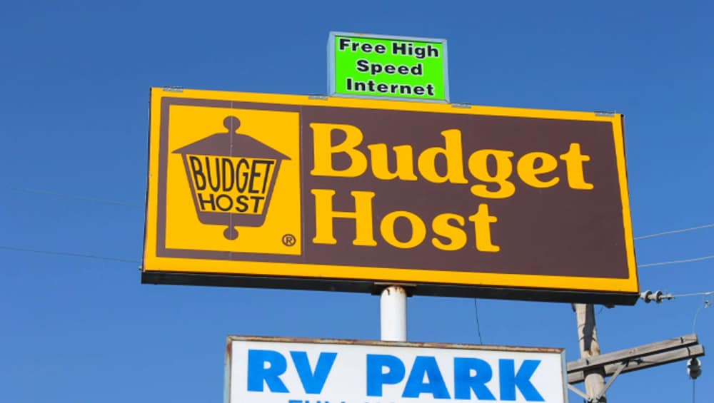 budget host golden wheat motel