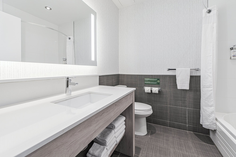 holiday inn express hotel saint hyacinthe by ihg