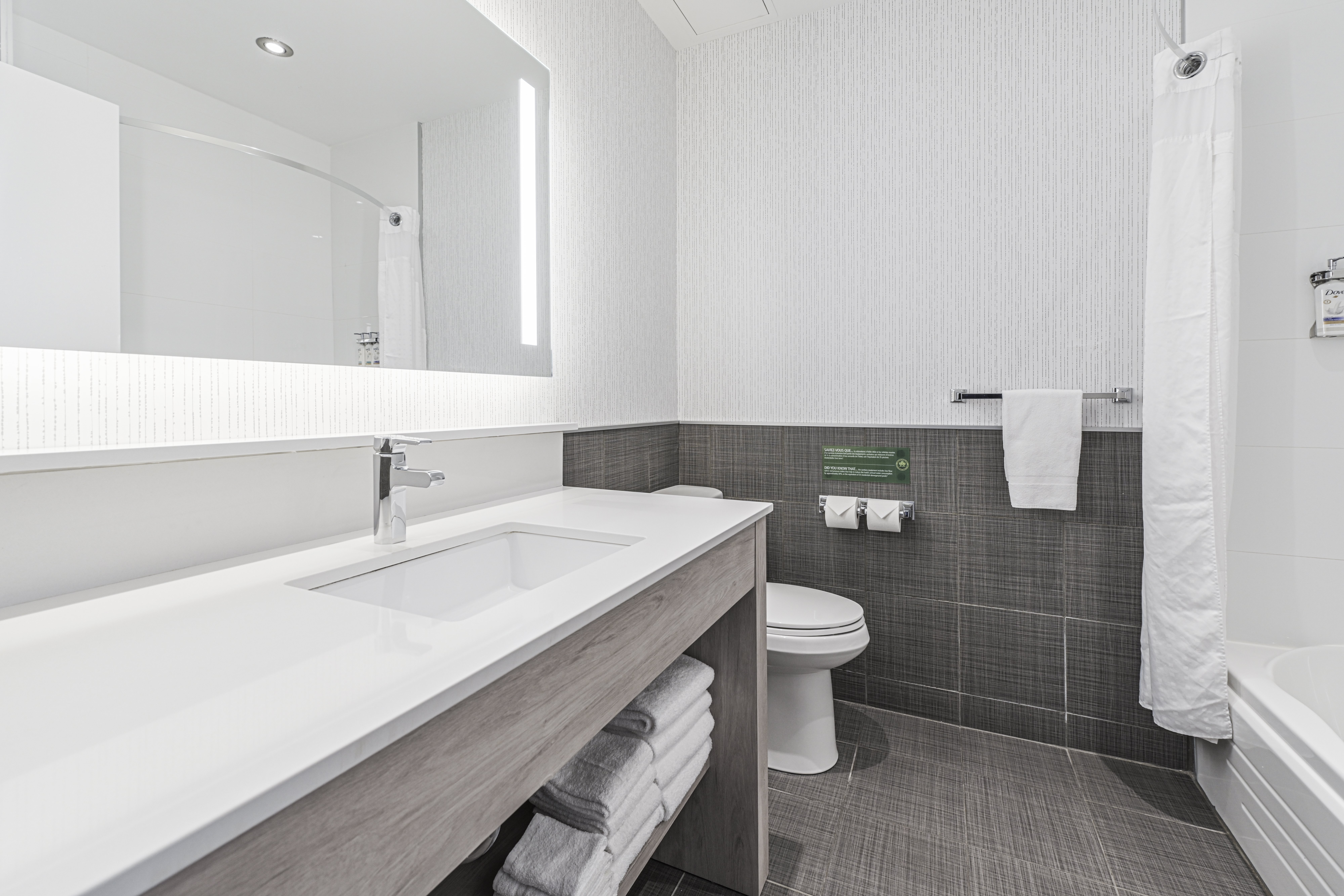 holiday inn express hotel saint hyacinthe by ihg