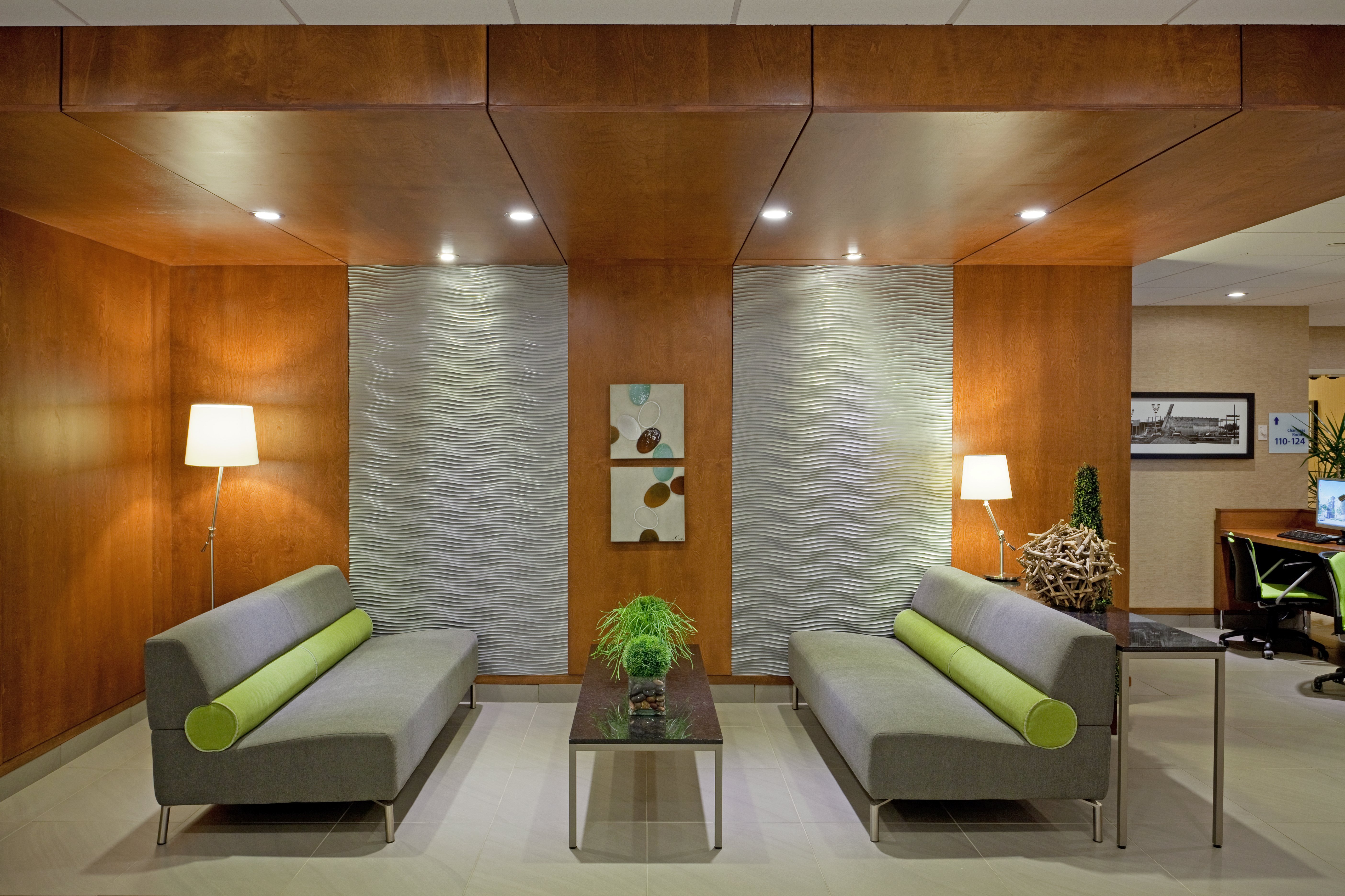 holiday inn express hotel saint hyacinthe by ihg