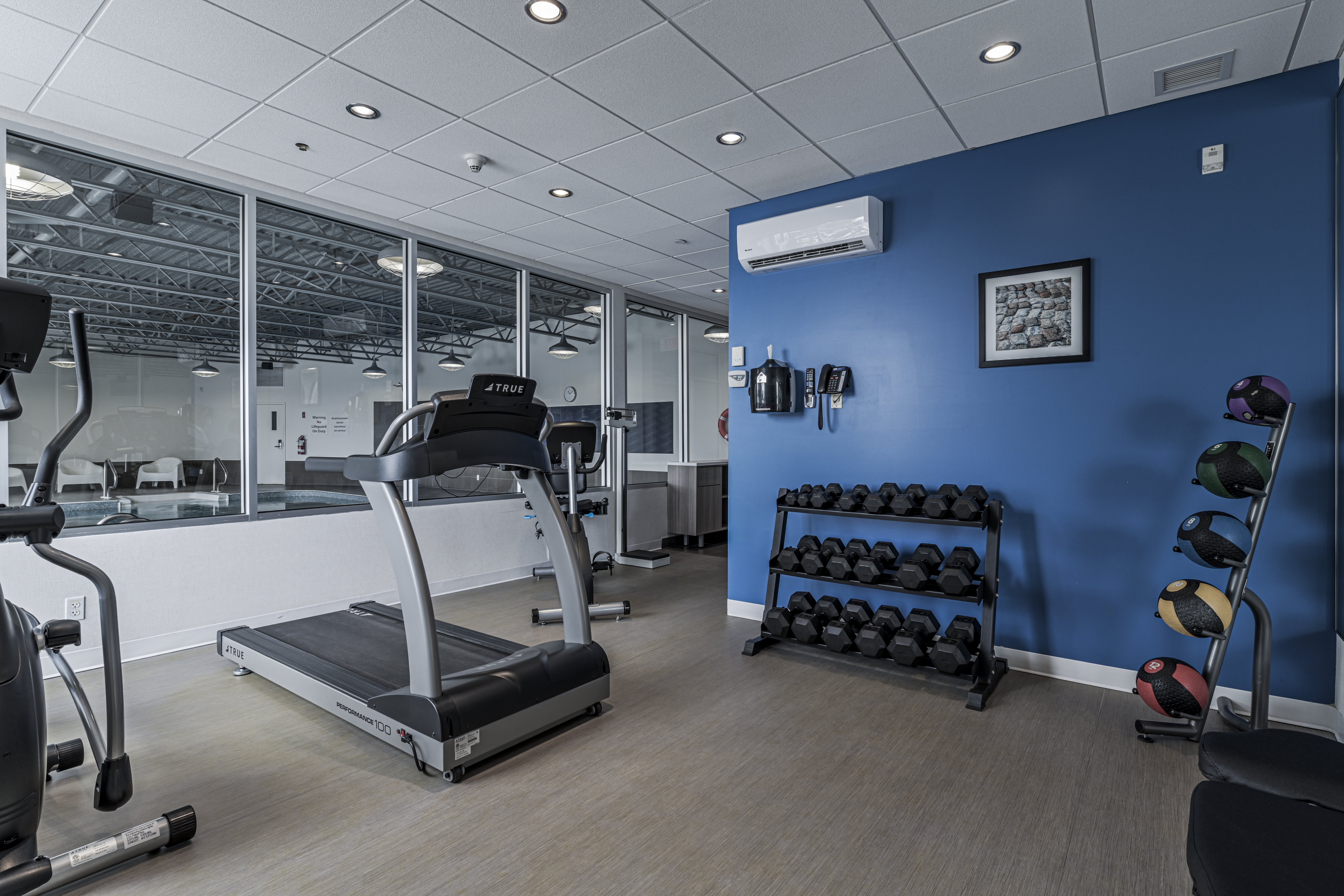 holiday inn express hotel saint hyacinthe by ihg