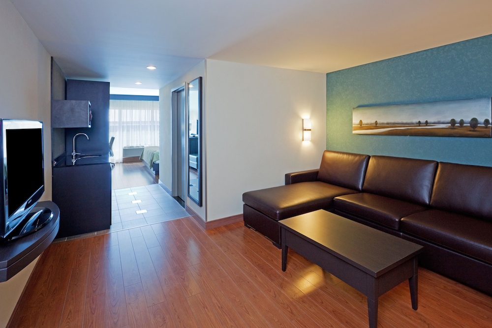 holiday inn express hotel saint hyacinthe by ihg